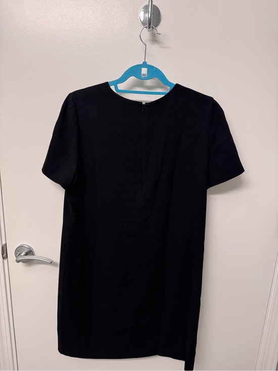 Aritzia Babaton Patricio Classic Black Short Sleeve Shift Dress Aritzia Babaton Patricio Classic Black Short Sleeve Shift Dress